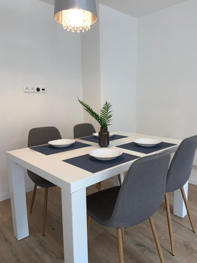 Amira Apartman Révkomárom Kültér fotó