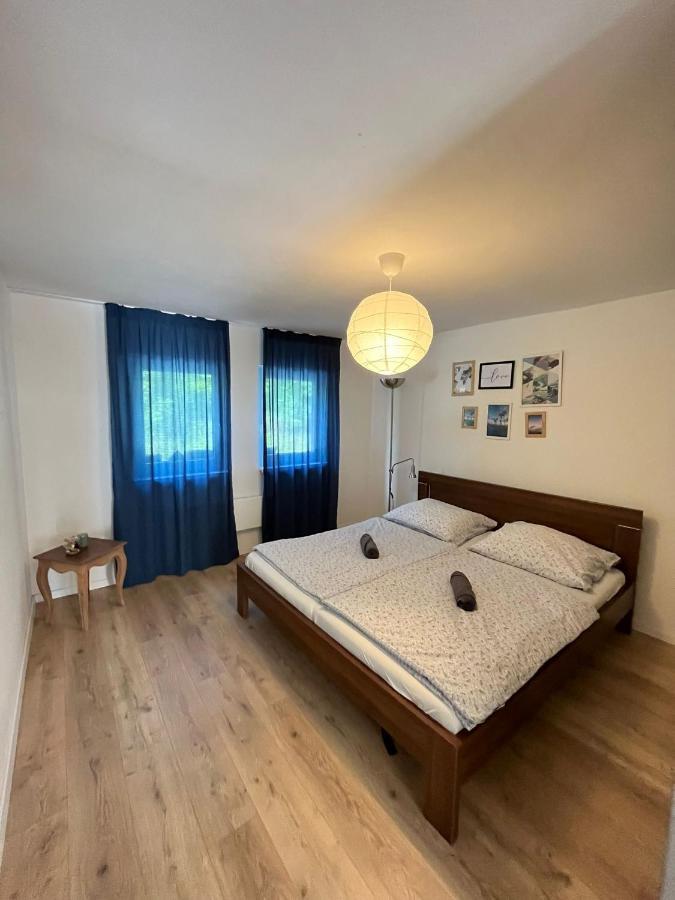 Amira Apartman Révkomárom Kültér fotó