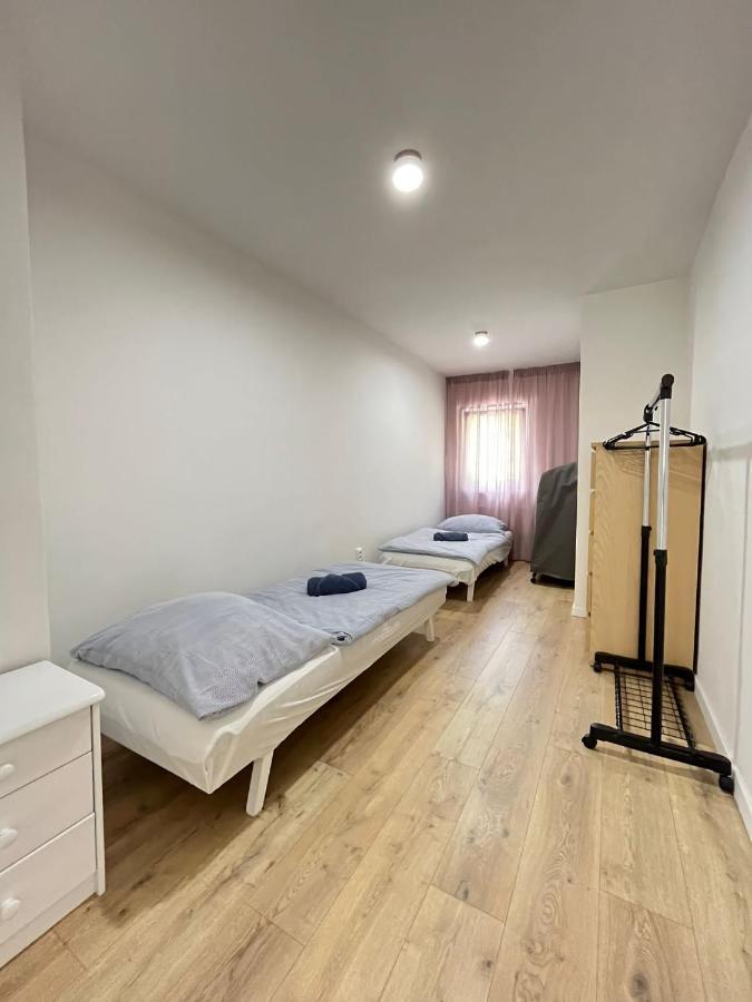Amira Apartman Révkomárom Kültér fotó